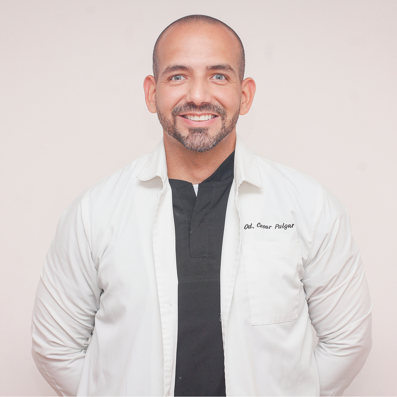 Dr. Cesar Pulgar
